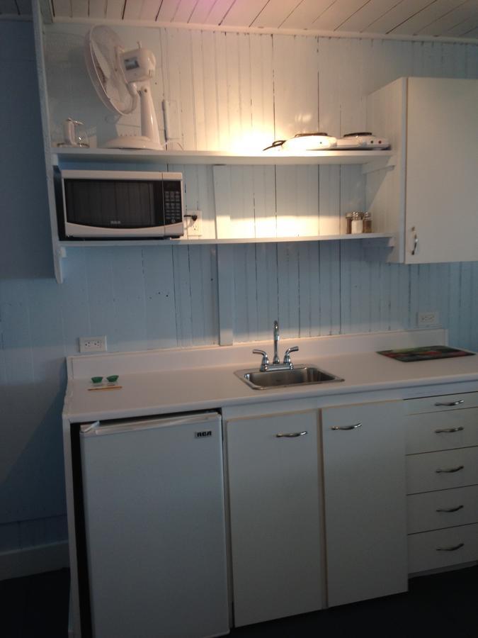 Auberge Les Blancs Moutons Saint-Laurent-de-l'ile d'Orleans ภายนอก รูปภาพ